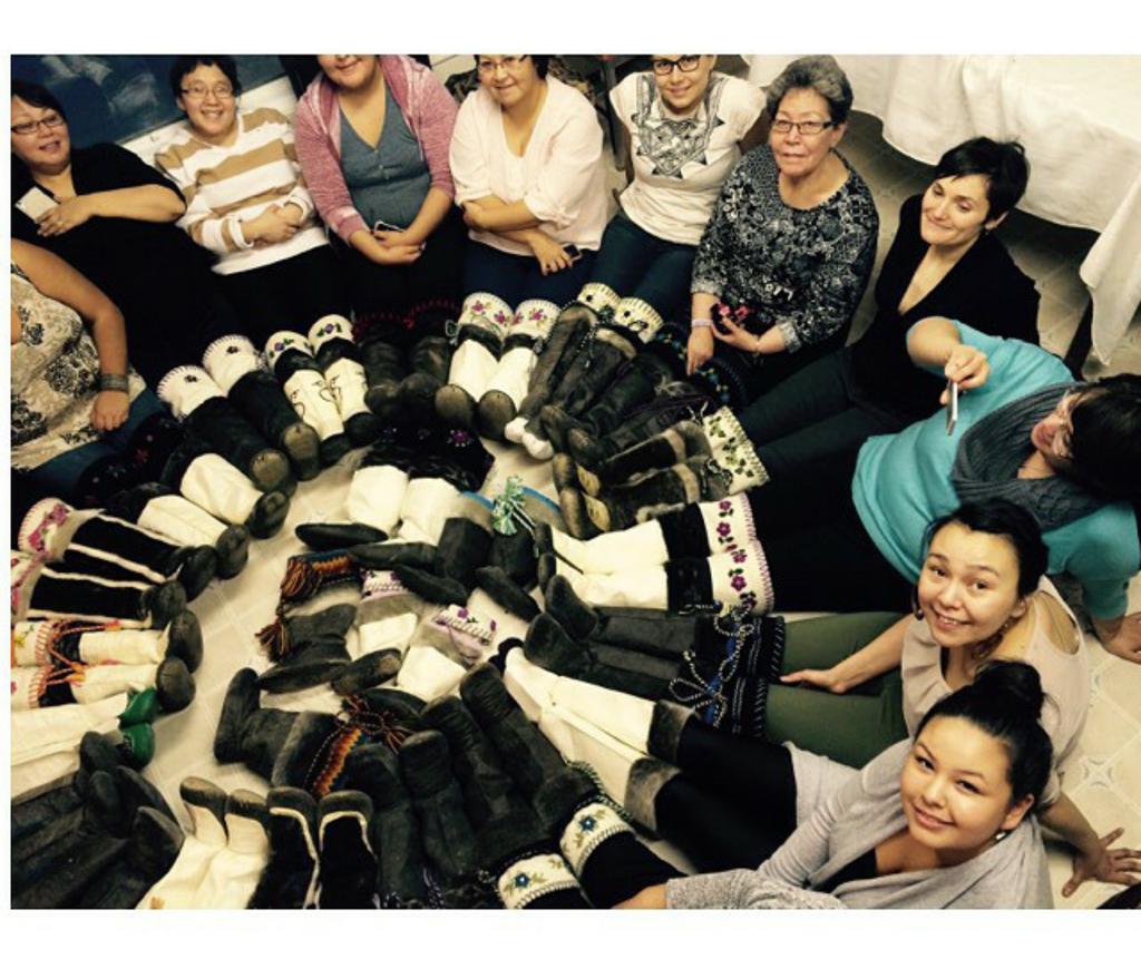 Maatalii's tweet photo. Happy #Inuit Day! Us #Arnait rocking the #kamiik we made.
#Inuujunga #Inuujugut #HuntSealEatSealWearSeal #Miqsuq https://t.co/nDqZjo0LON