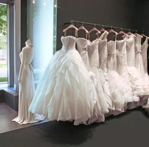 postbestoutfits's tweet photo. Vera Wang wedding dresses are the best https://t.co/mt7fUnwymo