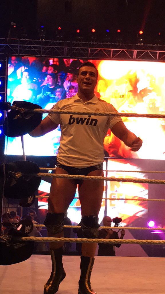 ivanmv78's tweet photo. @VivaDelRio con un par!! https://t.co/0ZRmhDGX0F