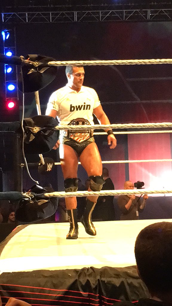 ivanmv78's tweet photo. @VivaDelRio @realmadriden muy grande! https://t.co/qn27oZ5Gbo