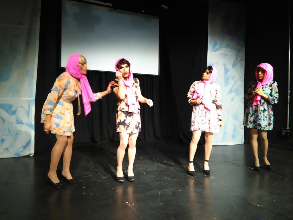 BogotaParticipa's tweet photo. #IdpacPresente en actividad #participación de @gaadejo hoy en el Teatro Tecal Teatro Transformista cómico y chistoso https://t.co/BwR1glLErk