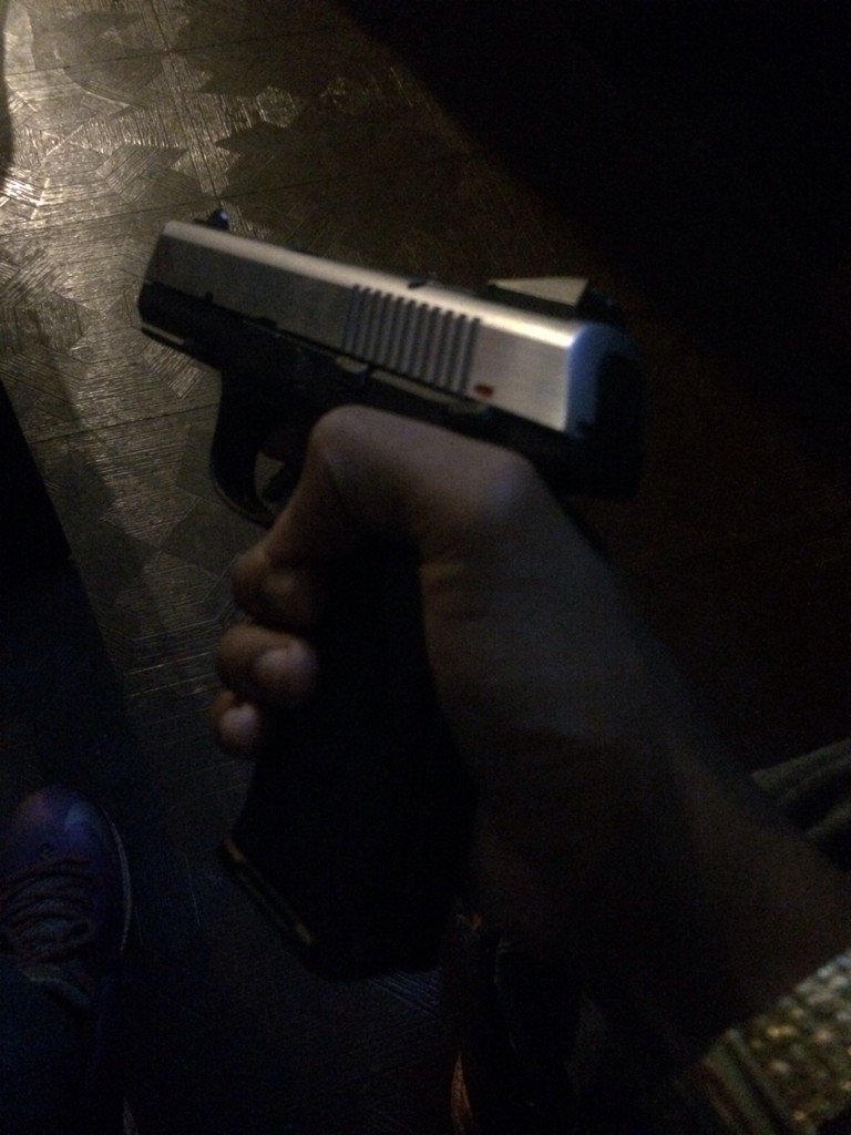 ChicagoStoner's tweet photo. No I can't get arrested cause I'm talking bout my bestfriend https://t.co/lcFgNUFydB