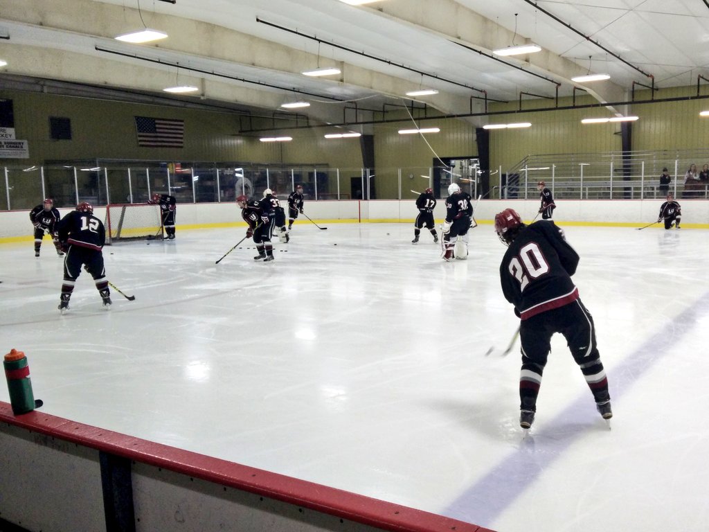 LUBellevilleMIH's tweet photo. Your No.1 ranked @LindenwoodLynx are on the ice for warm-ups at @UWECClubhockey. https://t.co/XkPSHLOkwe