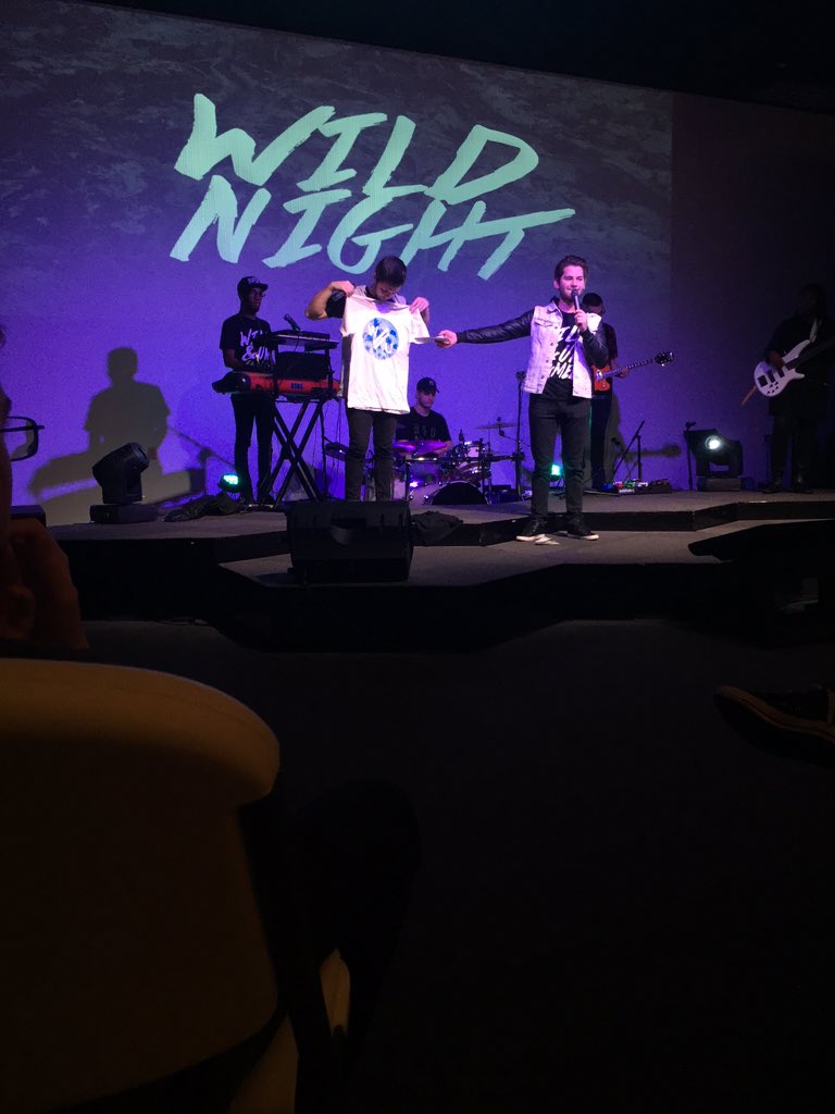__genesi__'s tweet photo. #WUnight ##LoveW&Uinvasion https://t.co/FT0KOG8gb7