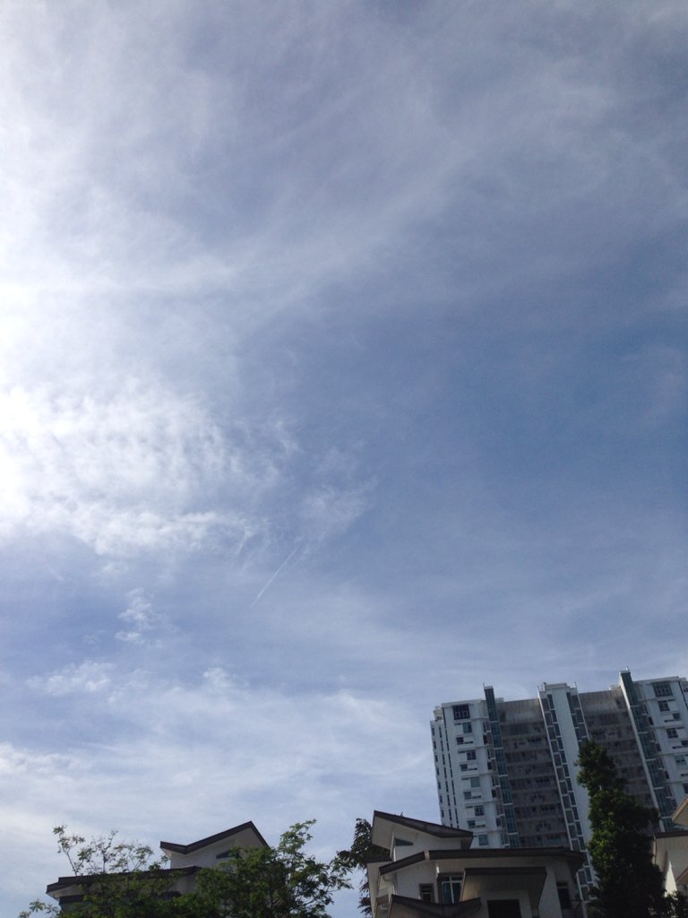 GISGreenTeam's tweet photo. Clear skies for #dropandgorecycling week 2! #dropngo #XtheHaze #GIS #gisgreenteam #gislearning #studentleaders https://t.co/FcH2fXw8sk