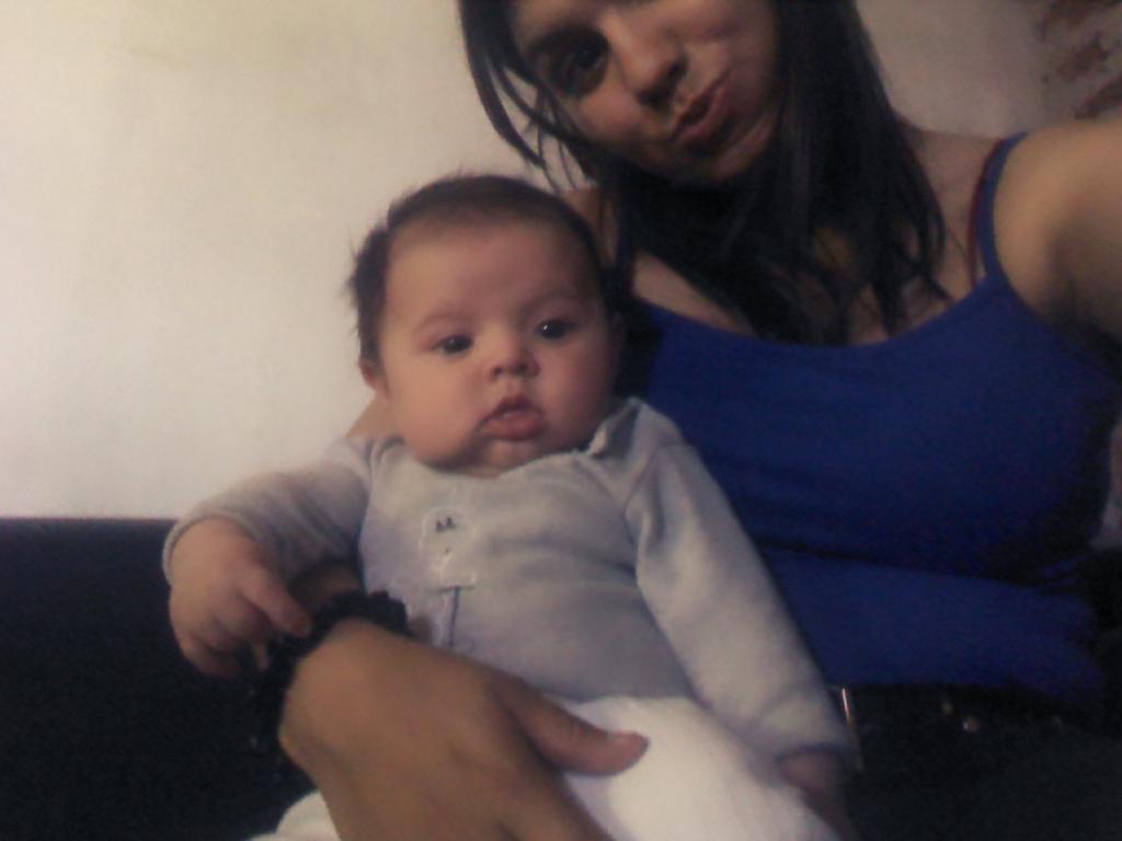 Lupe123D's tweet photo. Cara con la tiaaa besuu https://t.co/CPWYLb1RZb