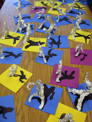WeAreTeachers's tweet photo. Cool art project. Sculptures and shadows! See them at https://t.co/wFHshYoIJU #artchat https://t.co/Aye5LY949w