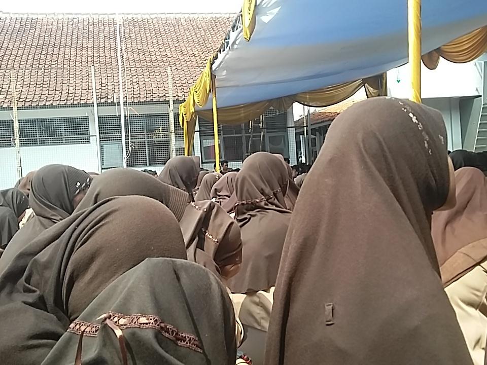 SikopatXII4's tweet photo. @DKM_TMsmandak disini sangat panas😷tapi demi menambah wawasan, kami bertahan🙆🙆 #GM1437H https://t.co/8lsWwO28XI
