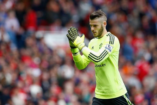 manchreds's tweet photo. Happy Birthday @D_DeGea! #mufc 🎂🎁🎉🎊 https://t.co/G2Mo4hs8Lh