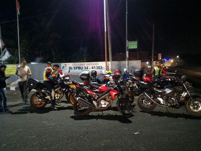 Selamat pagi all, ini dia teman2 mimin yg lg rest semalam, dlm perjalanan menuju anniv YVCI GS slawi (҂'̀⌣'́)9