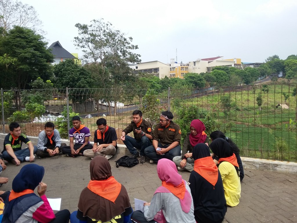 Selamat pagi 😊 pagi ini cangok sedang mengikuti pematerian survival. Tetap semangat!