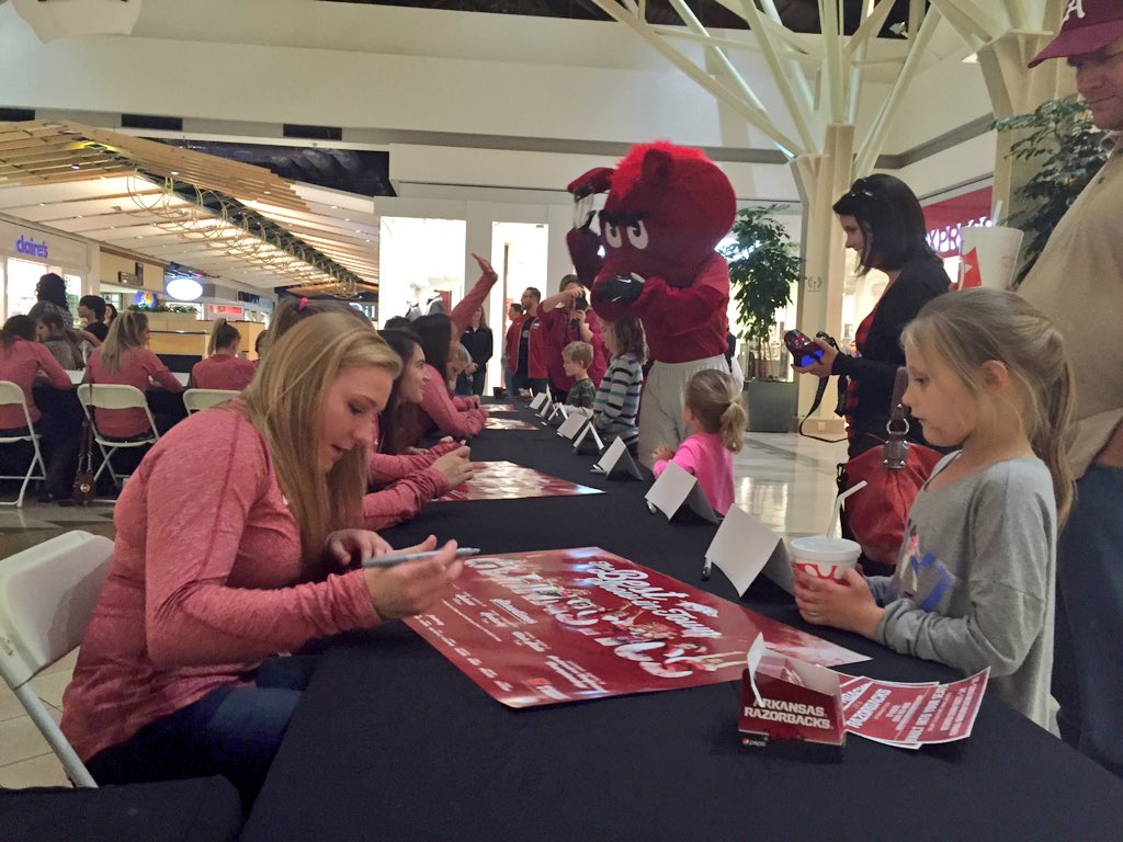 RazorbackGym tweet picture