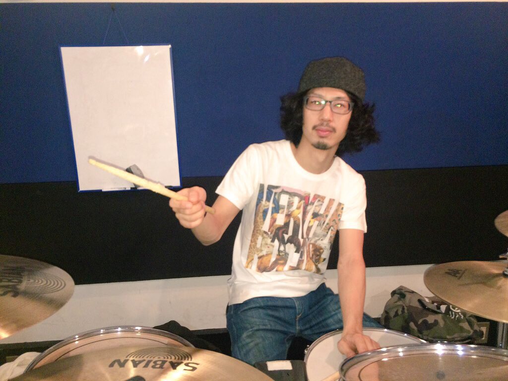 yoruhakorekara's tweet photo. 今朝の那須さん。
ヒップホップを教えてくれる先輩みたい。
#veryhardcore https://t.co/qKd2qhKDut