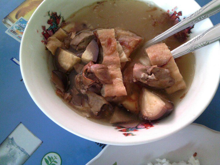 kulineryogya's tweet photo. Sarapan di Timlo Sastro, Pasar Gede Timur #KulinerSolo https://t.co/KZVF0FtDyG