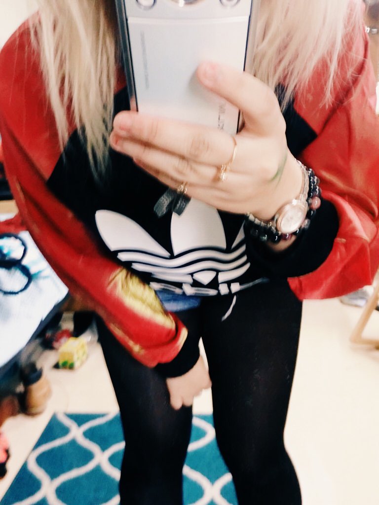 Naomi_S_Guo's tweet photo. This Adidas #SpaceShifter jumper is Cool AF 🔥🔥 Red and Gold can never go wrong together https://t.co/RLO0FRikks