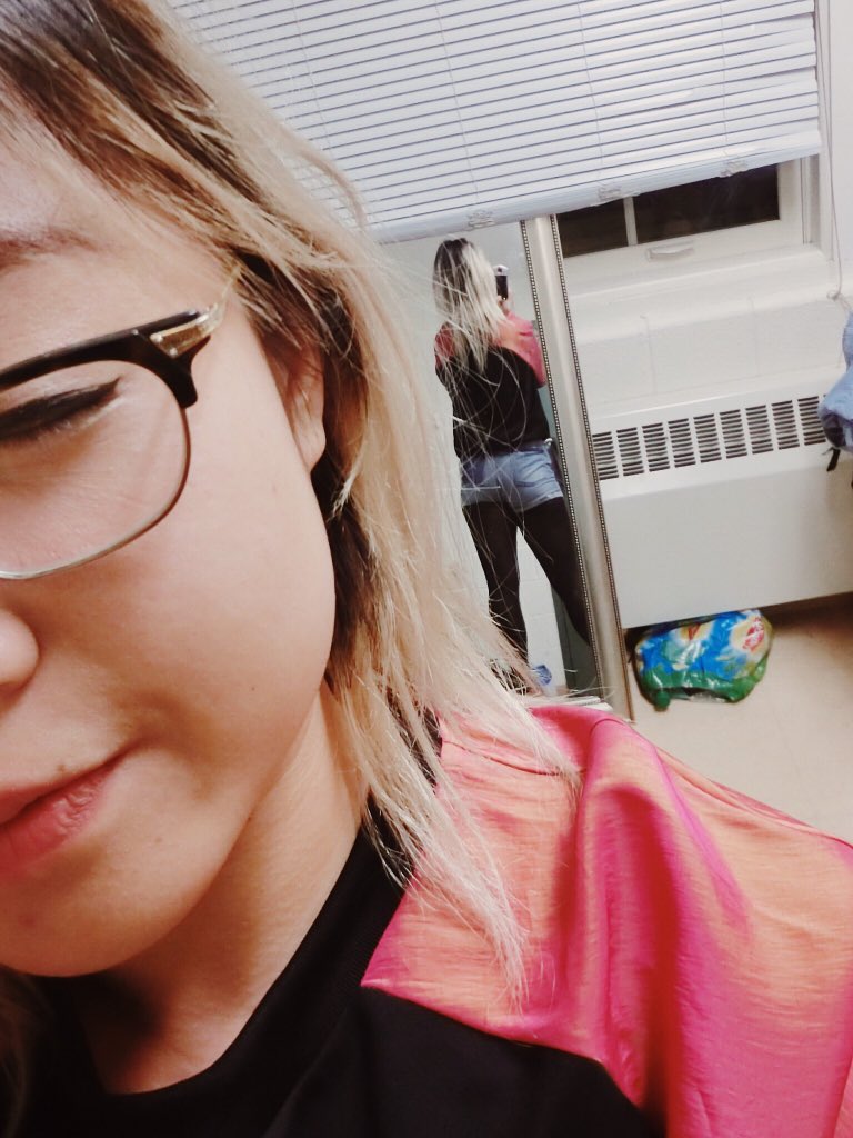 Naomi_S_Guo's tweet photo. This Adidas #SpaceShifter jumper is Cool AF 🔥🔥 Red and Gold can never go wrong together https://t.co/RLO0FRikks
