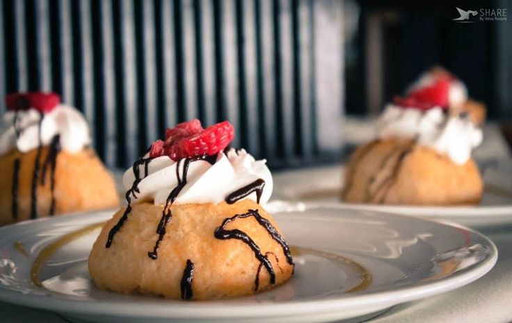 HotterClaudio's tweet photo. #HoyEsUnBuenDia para un rico postre con chocolate y fresas. @VallartaGV https://t.co/O3WeMmDjko