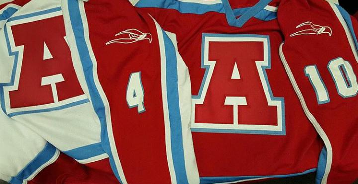 _Mary_Kremer_'s tweet photo. New jerseys....😍😍 https://t.co/Mc6Q3Ov9Vj