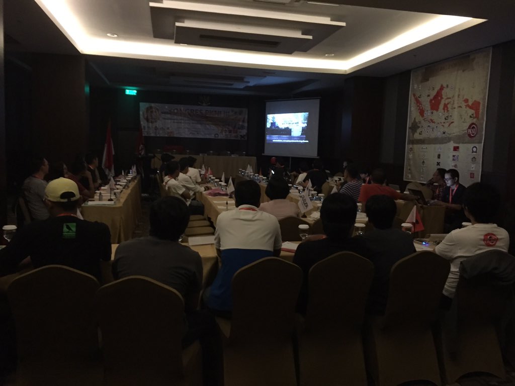 PKNI_org's tweet photo. Pembukaan #KongresIIIPKNI dengan pemutaran film Dying a Slow Death : Inside Indonesia's Drug War. https://t.co/xSBcN6sOXf