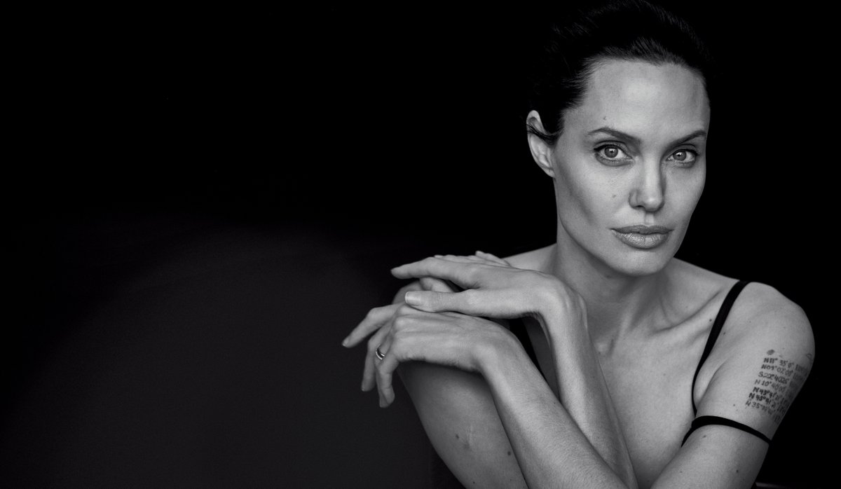 FastFashionShoe's tweet photo. Brad Pitt Shares Thoughtful, Insightful Words About Wife Angelina Jolie #ffshoes https://t.co/ZtvM6Ifel6 https://t.co/p5Dld7duth