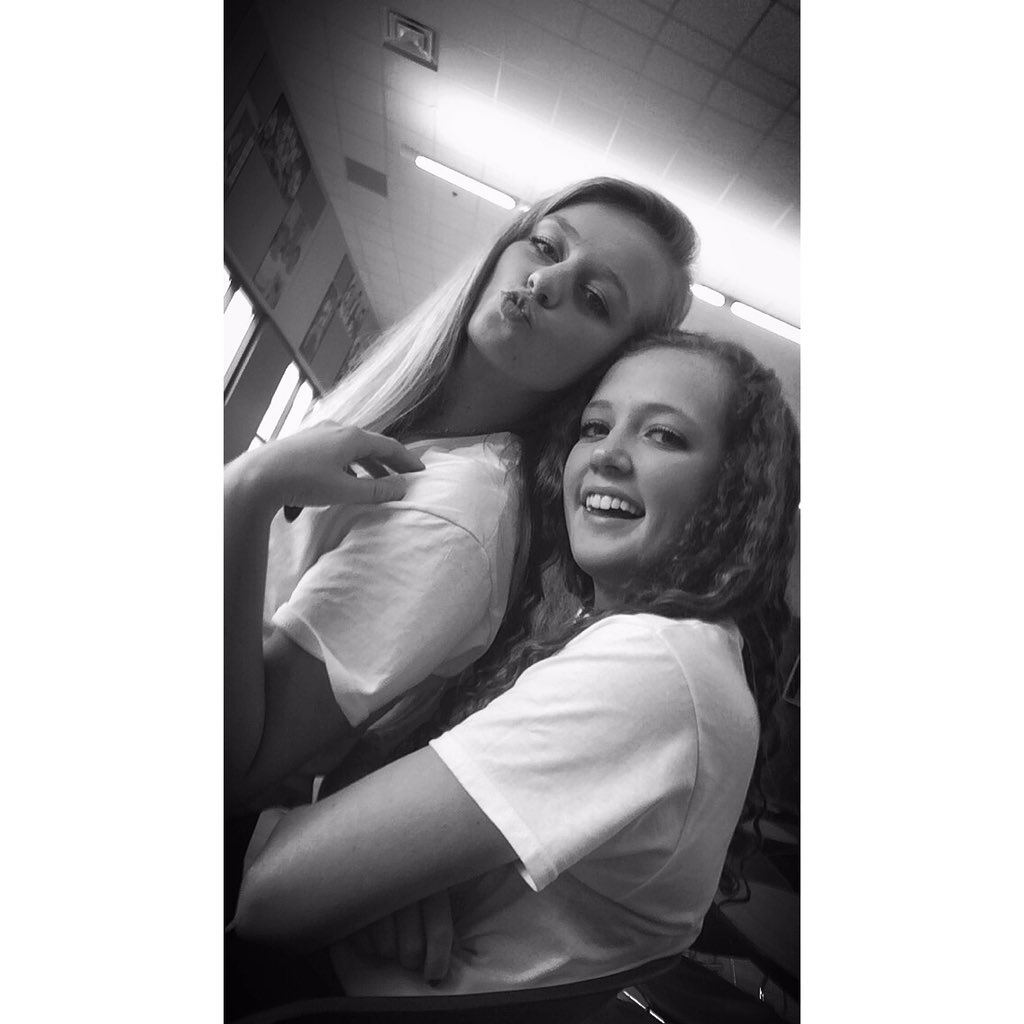 sid_downs's tweet photo. I love you hoe happy birthday https://t.co/2drS4XCCz3