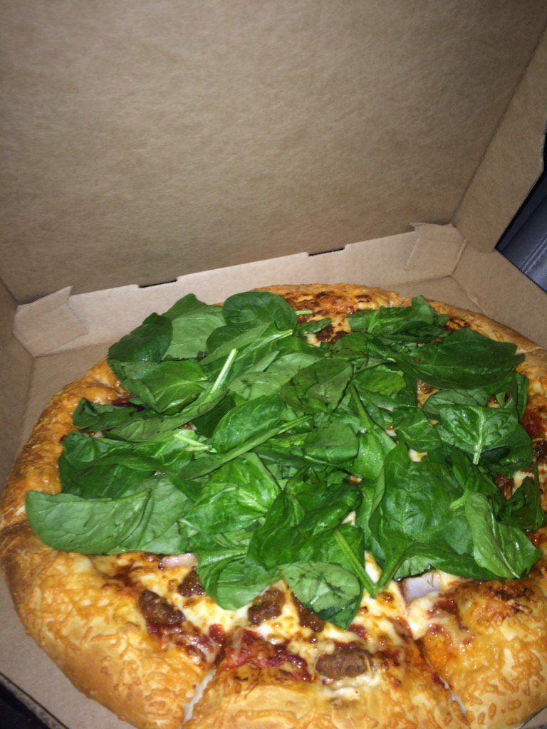 Cindygoehring's tweet photo. I asked @pizzahut for extra spinach and this happened. https://t.co/OuPDbkdtCt
