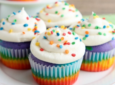 ItsFoodPics's tweet photo. Rainbow cupcakes! https://t.co/bChZaUPGQK