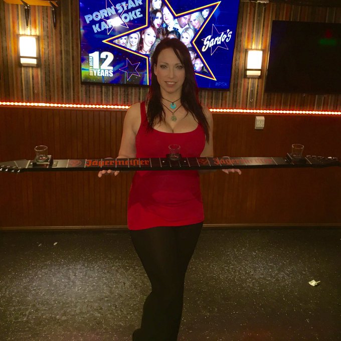 Oh shit. @sardosbar is at it again! A triple decker shot poured by muah! Look at those Hooters! ..I mean<a href="/tag/psk"class="tags"><span>#psk</span></a>