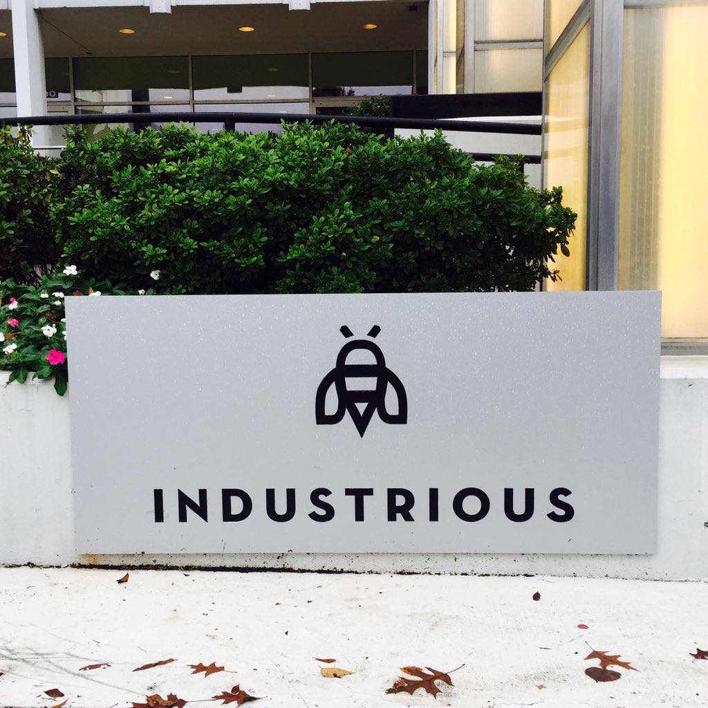 JessitheQueen's tweet photo. Loving this logo with the bee! @IndustriousHQ #scadatl #scadbee #obsessed #designlove https://t.co/QtKUNshgXj