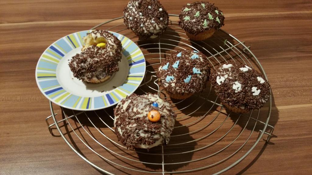 Angel_Lumiere's tweet photo. #Backfieber
Cupcakes, gefüllt mit Smarties.
Sehr köstlich 😍😋
Bedient euch ❤
Fly on! https://t.co/dvxOlWbZE1