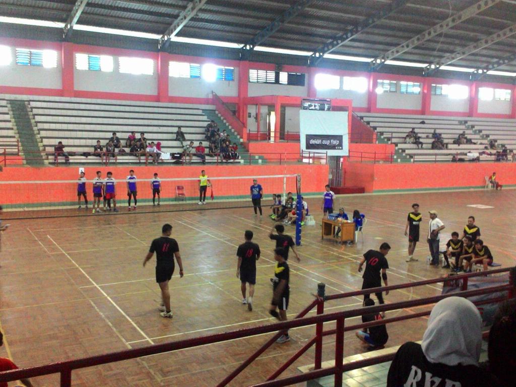 bagi yang lagi gabut silahkan datang dan dukung #FakultasHukumUnsoed  di #DekanCupFisip2015 <a href="/gor/">gor</a> sasana krida