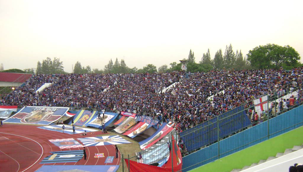 OngisnadeNet's tweet photo. Mahaka siapkan 100 juta uuntuk supporter terbaik karena terinspirasi Aremania~> https://t.co/4EhbfVTq2B https://t.co/CgjLDYNzym