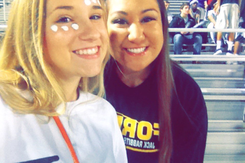 isbellkayte's tweet photo. Rabbit Pride๐๐ฐ #UnityBowl2015 {@austinraylynch} https://t.co/yDmlJeZoCq