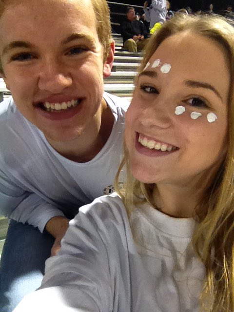 isbellkayte's tweet photo. Rabbit Pride๐๐ฐ #UnityBowl2015 {@austinraylynch} https://t.co/yDmlJeZoCq