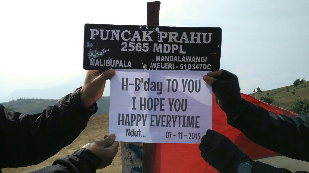 bernadzst's tweet photo. I remember and don't forget for special day_ Thanks Ndut @pj_07pujirahayu https://t.co/ENiM5RBbdi