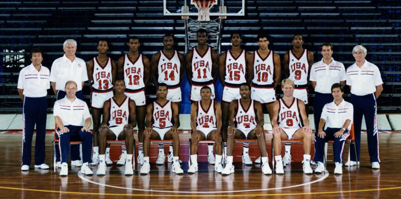 Journeyman ジャーニーマン Auf Twitter 1986年 スペイン世界選手権優勝メンバー 率いたのはアリゾナ大学のルート オルソン 当時の教え子 スティーブ カーとショーン エリオットを連れて行った ケニー スミスやトミー アマカーなど ボーグス以外もガード Journeyman ジャーニーマン Auf Twitter 1986年 スペイン世界選手権優勝メンバー 率いたのはアリゾナ大学のルート オルソン 当時の教え子 スティーブ カーとショーン エリオットを連れて行った ケニー スミスやトミー アマカーなど ボーグス以外もガード