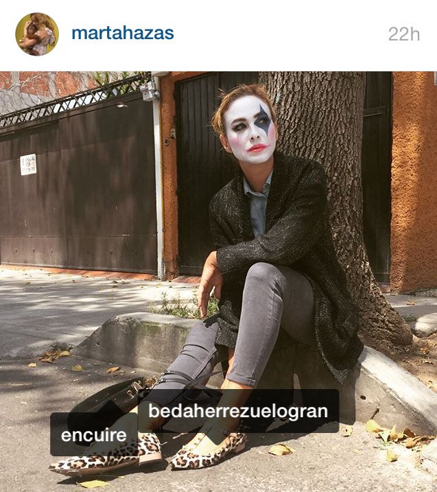 encuire's tweet photo. Si es que hay que ser @Martahazas  para estar guapita hasta de Arlequín maligno!! Pronto estrenarás saco nuevo... :) https://t.co/18eQ1LLJJx