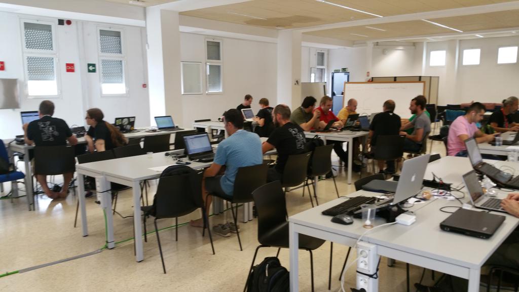 MonizPablo's tweet photo. Day 3 at #QGISGranCanaria today #GRASS #fTools #Processing and much more. Good morning!!! https://t.co/k5fB2NFf1L