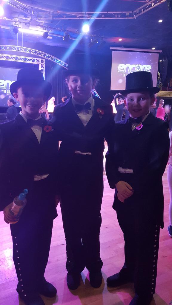 michell68492440's tweet image. #encoreweekend