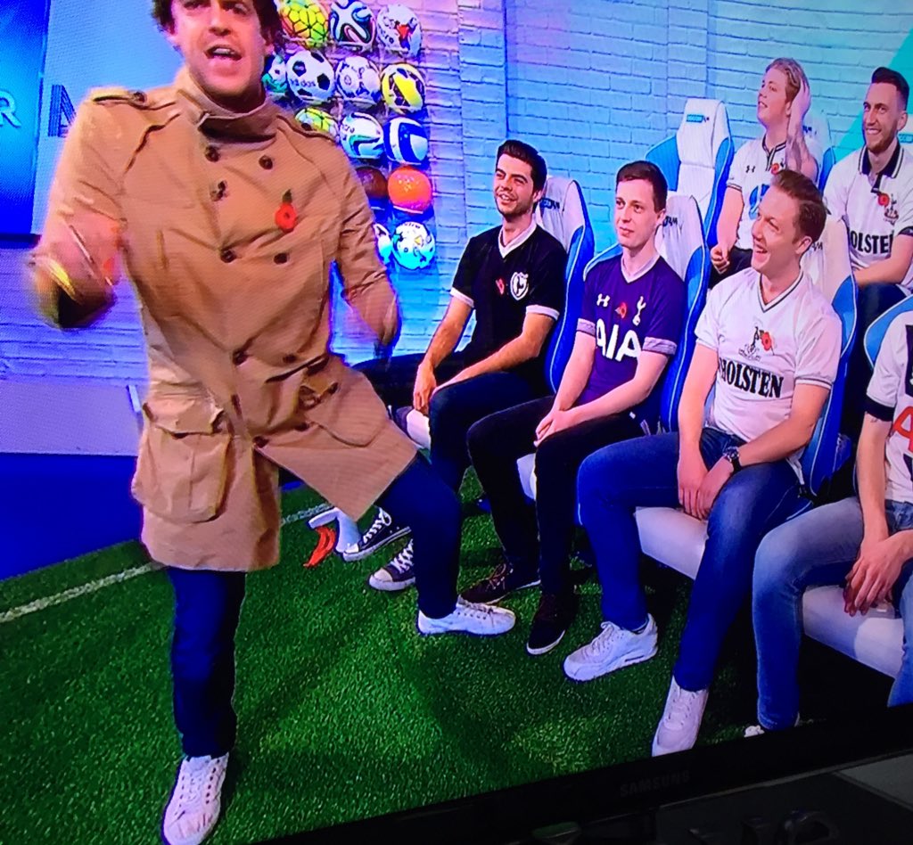 danni_vickery's tweet photo. I spy @JDvickery1 on @SoccerAM this morning! GO ON THE BOY! https://t.co/k5YVq1Ujyb