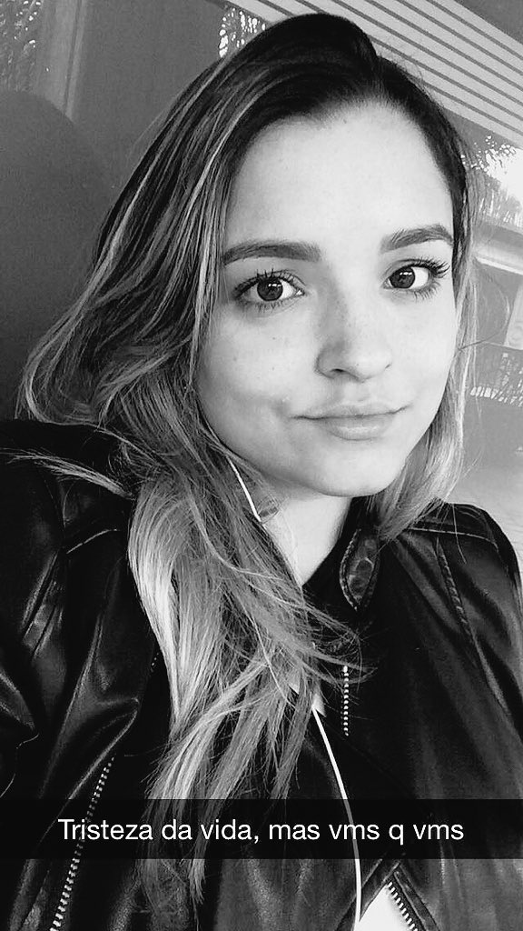 karollinaduarte's tweet photo. Sobre ser 8h da manhã de SÁBADO e eu estou acordada para o curso...socorro 😭😭 https://t.co/k1lEl6tsDw