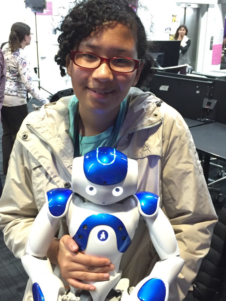 COMPUGIRLS's tweet photo. Big cheer for Marina! We're making her an Honorary #CompuGirl 4 her advocacy in her hometown Chicago! #mozfest2015 https://t.co/lkJG0CHgPk
