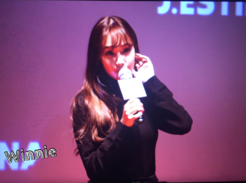 [PIC][07-11-2015]Jessica tham dự buổi Fansign cho dòng mỹ phẩm "J.ESTINA RED" tại "Myeongdong Lotte Cinema" vào chiều nay CTMCJJhVAAAxqow