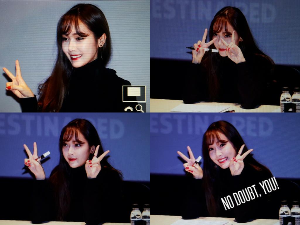 [PIC][07-11-2015]Jessica tham dự buổi Fansign cho dòng mỹ phẩm "J.ESTINA RED" tại "Myeongdong Lotte Cinema" vào chiều nay - Page 2 CTMFEcxVAAA7Y4l