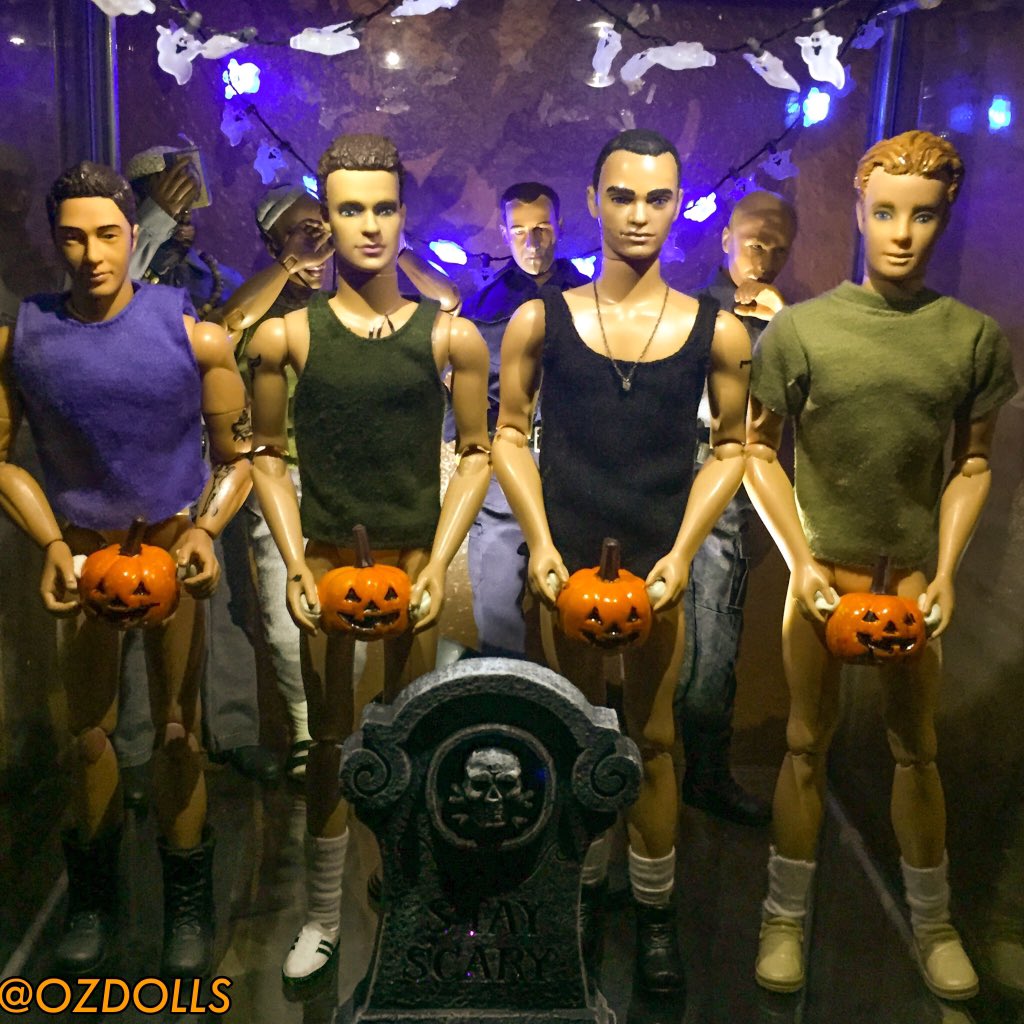 OzDolls's tweet photo. I didn't have the ❤️ to tell them #Halloween is over. In #Oz, some days go on 4ever. #OzDolls @LeeLo65 @Chris_Meloni https://t.co/xpjML4yZu5