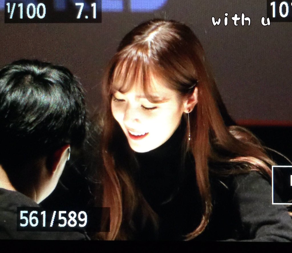 [PIC][07-11-2015]Jessica tham dự buổi Fansign cho dòng mỹ phẩm "J.ESTINA RED" tại "Myeongdong Lotte Cinema" vào chiều nay CTMHG_AUkAA4vVP