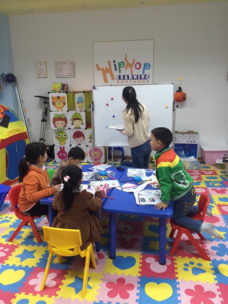ImagineBeijing's tweet photo. #HipHopLearning #Zhenjiang #ESL #EnglishLearners https://t.co/aXb8pwvNBX
