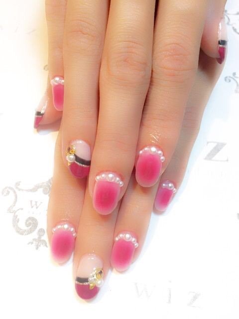 ট ইট র 人気芸能人のかわいいネイル 鈴木えりか チークネイル T Co Kxhufyny8r