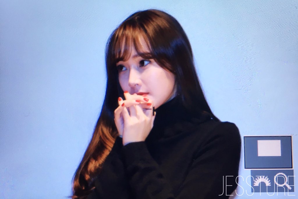 [PIC][07-11-2015]Jessica tham dự buổi Fansign cho dòng mỹ phẩm "J.ESTINA RED" tại "Myeongdong Lotte Cinema" vào chiều nay CTMIdZtUAAAR_Au