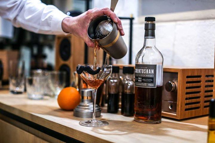 weewilko's tweet photo. Barrel Aged Rob Roy "Shave it for later" by @MeMyDrinksandI for our @Auchentoshan Movember photoshooot https://t.co/xrZVGTZ6Mq